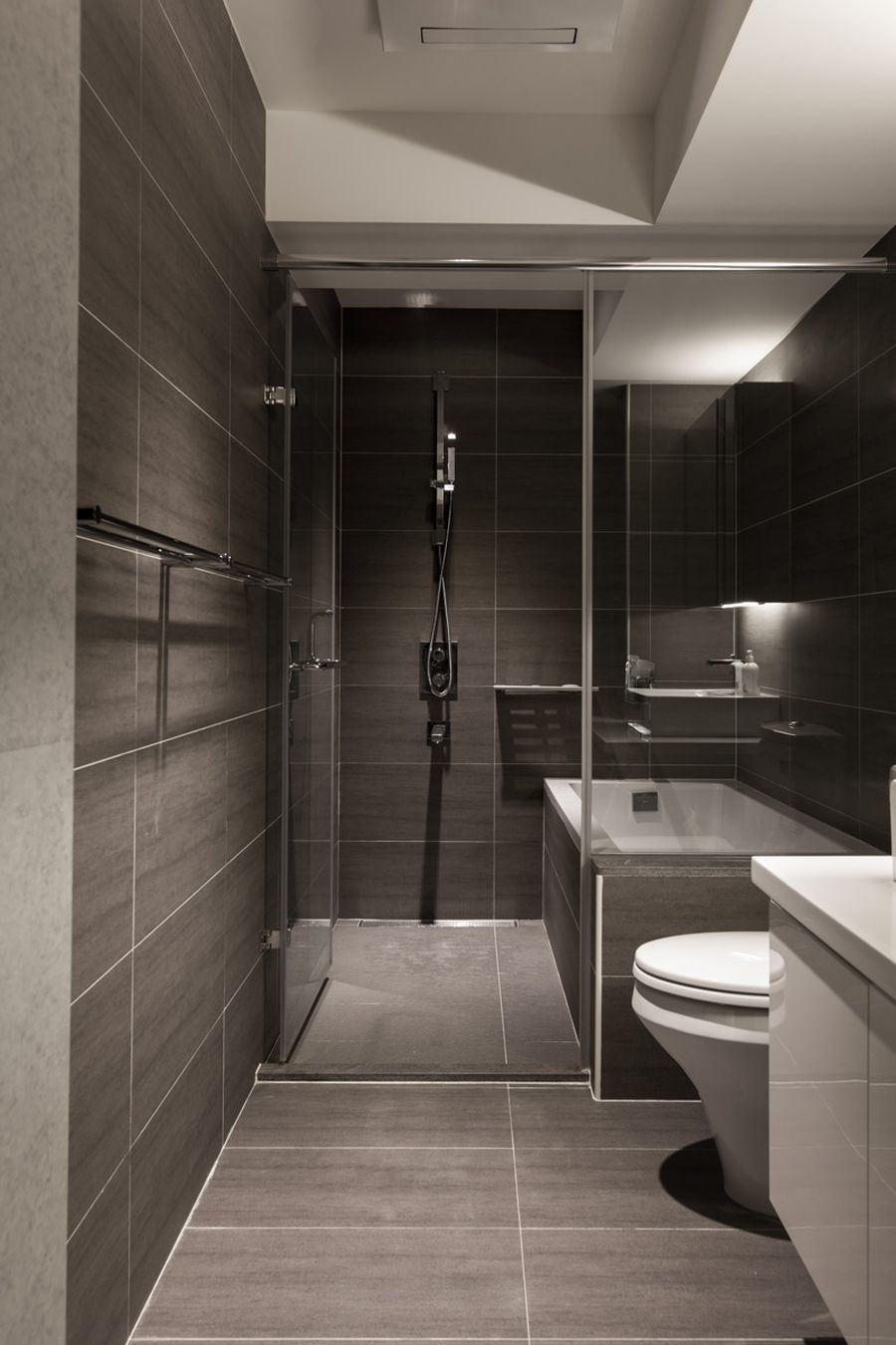 Sleek bathromm in gray slate