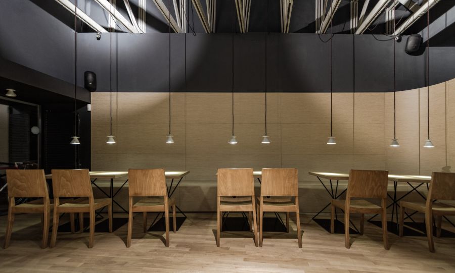 Special pendant lighting installations shaped as coffee drippers