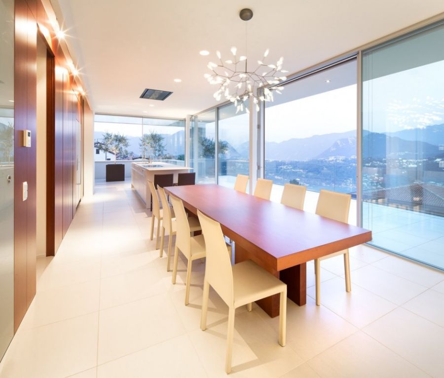 Stylish modern ding space with a wonderful view