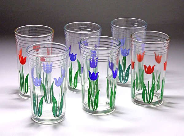 Tulip-themed swanky swigs