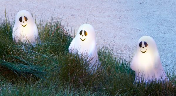 White ghost pathway lights