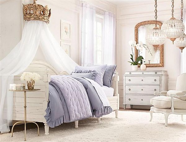 canopy bed with white curtains