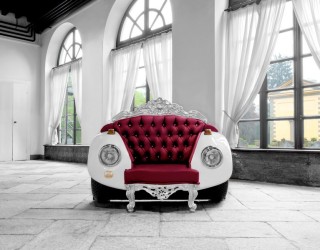 Glamour Beetle Armchair: Unconventional Style meets Bold Baroque!