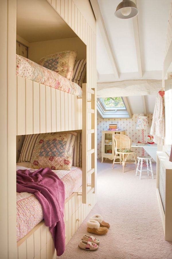 Bunk bed idea for a small bedroom