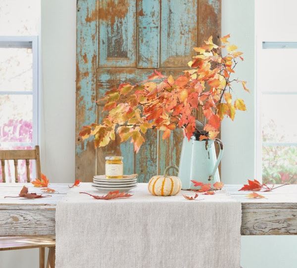 Colorful autumn table setting