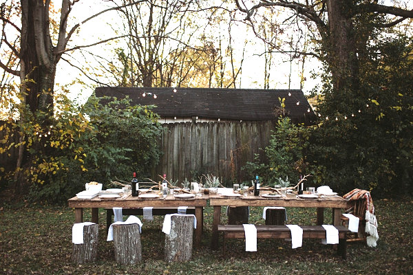 Earthy Friendsgiving celebration