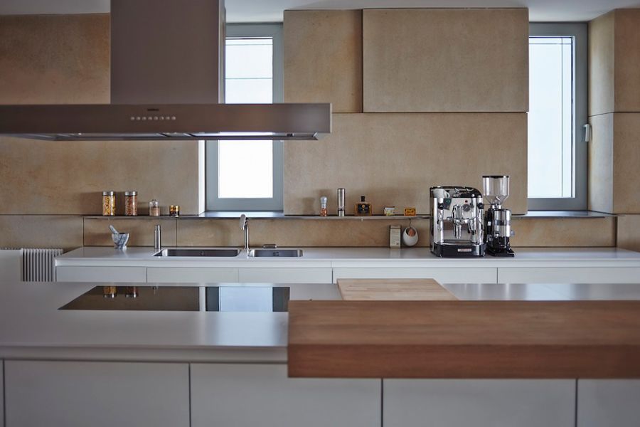 Ergonomic kitchen in white