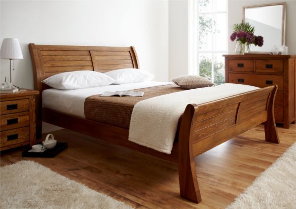 Fabulous sleigh bed in lovely natural wood