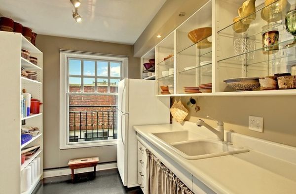 Glass cabinets for a compact kitchen