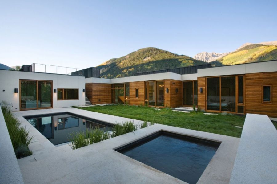 Inner courtyard at the Aspen House