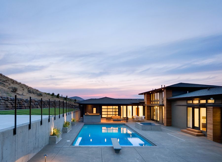 Large pool area and deck space of the Badger Mountain House