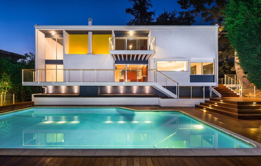Lavish Californian home with pool