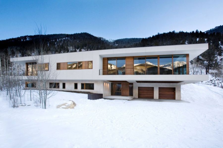 Lovely retreat in snow covered slopes of Aspen