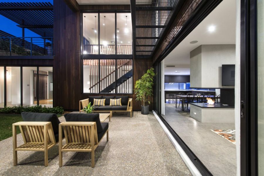 Private courtyard of the Contemporary Perth Residence