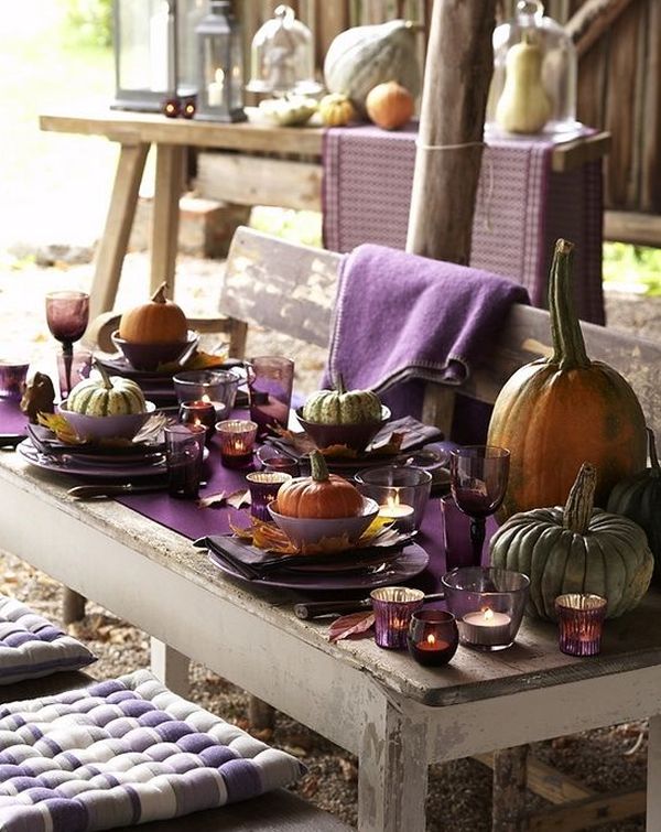 Rustic styled outdoor Thanksgiving table idea