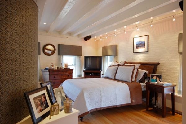 Stylish track lighting in the bedroom