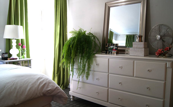 Traditional bedroom with refreshing shades of green