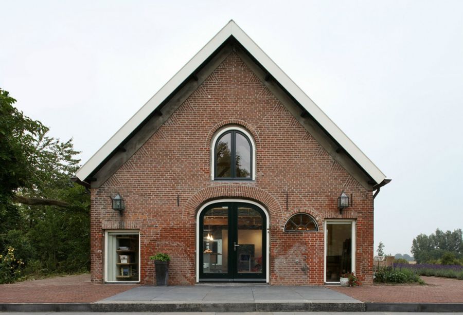 View of Barn-like facade of House G