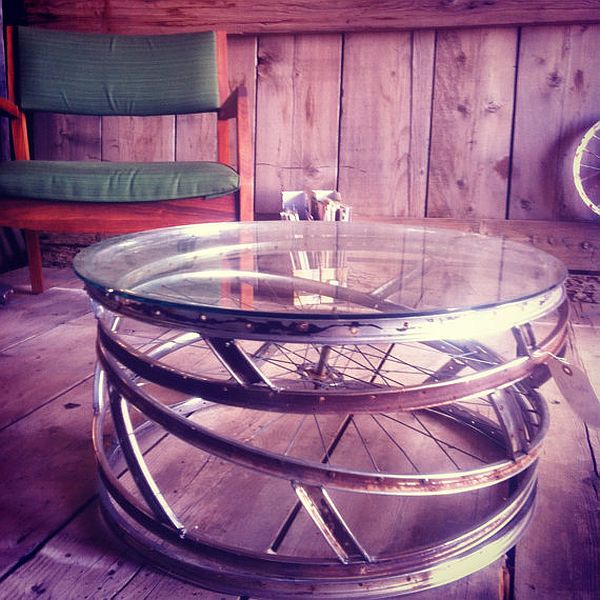 recyle bike wheels into coffee table