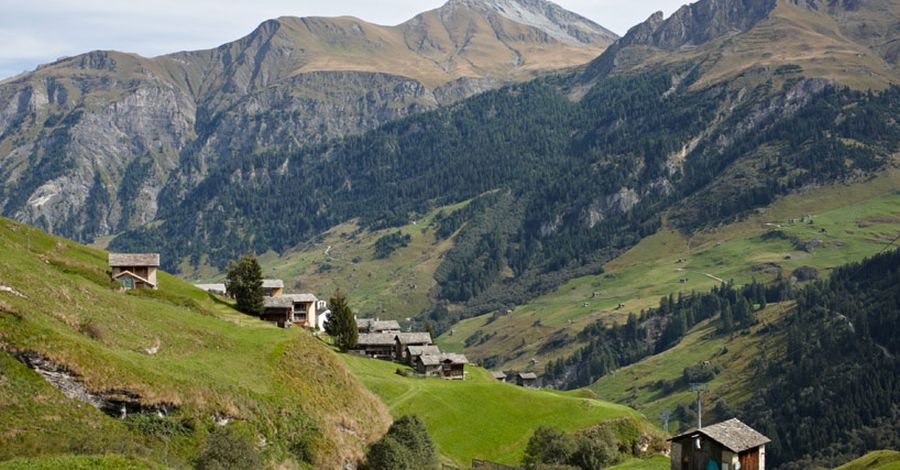 Beautiful holiday retreat in Swiss alps
