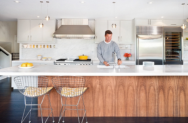 Bertoia Bar Stools add a mid-century modern flavor to the room