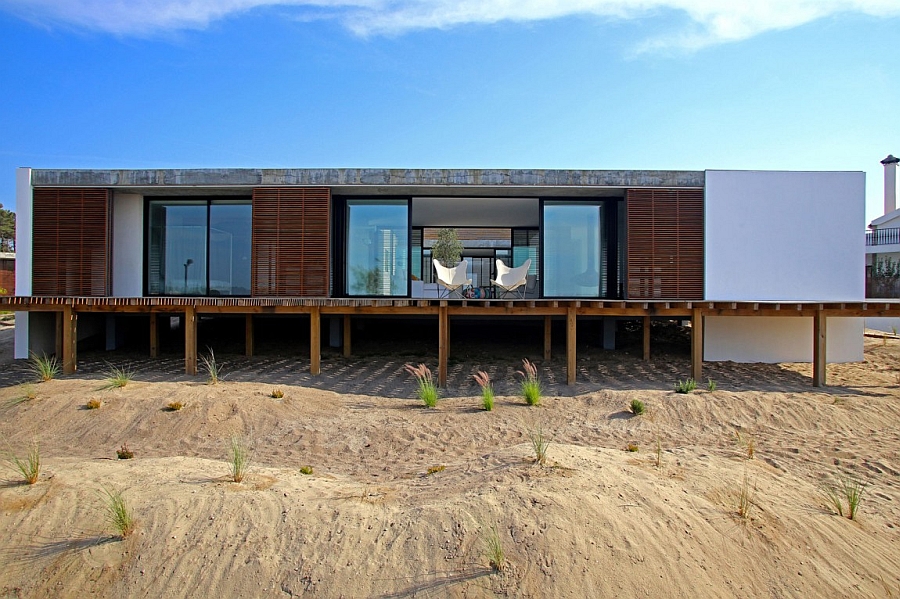 Cantilevered contemporary home design