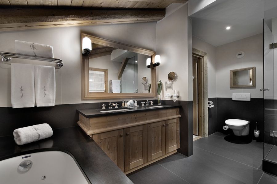 Contemporary bathroom at the Chalet Tsuga, Kilimandjaro Hotel