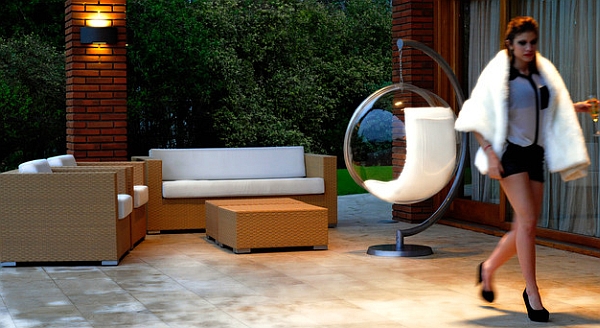 Fabulous Bubble Chair looks equally appealing outdoors