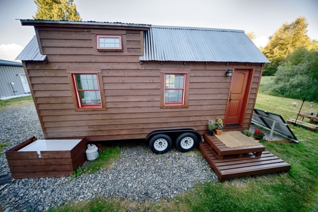 Mobile Tiny Tack House Is Entirely Built By Hand! And Looks Gorgeous ...