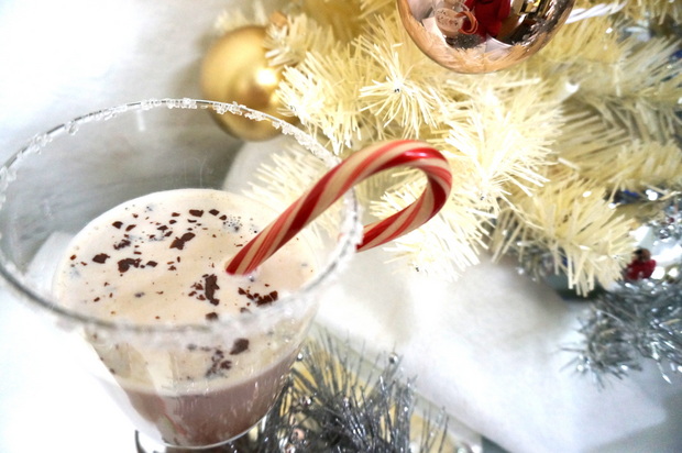 A candy cane and a sugared rim make all the difference
