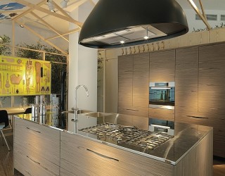 Sculptural Design And Stylish Slit Handles Shape Exquisite Pampa Kitchen