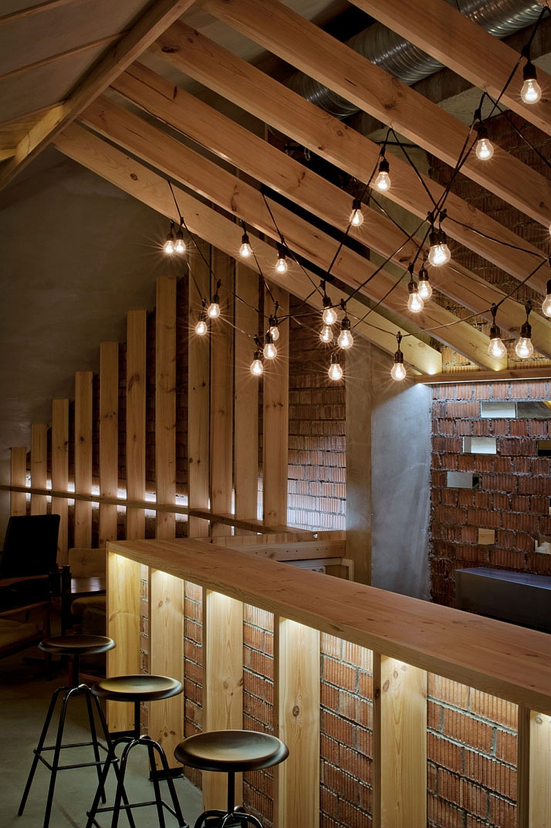 Simple and elegant lighting in the attic bar