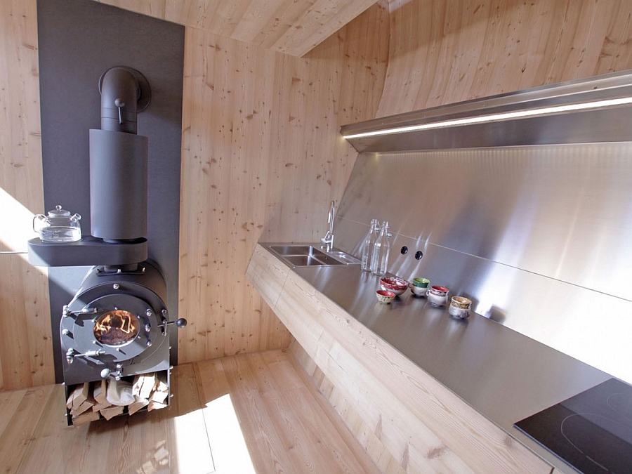 Sleek kitchen counter in metal