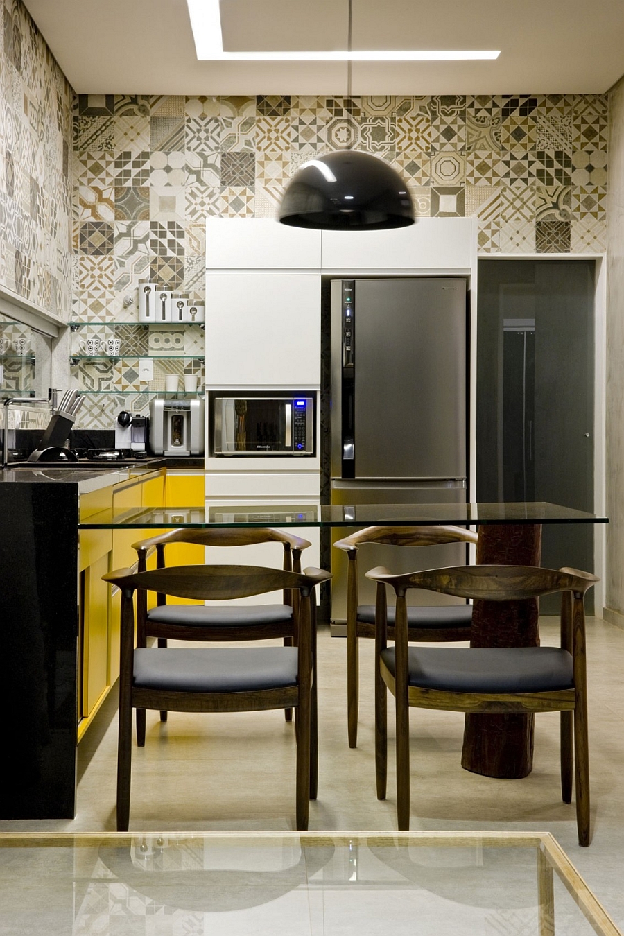 Small modern kitchen inside the Brasilia modula home Box House