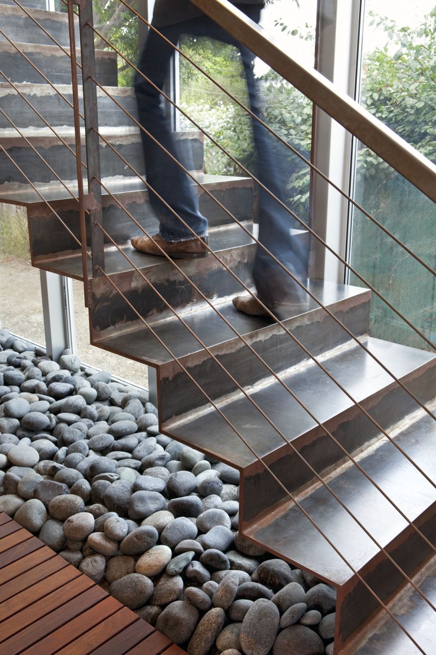 Smart use of river stone inside the house