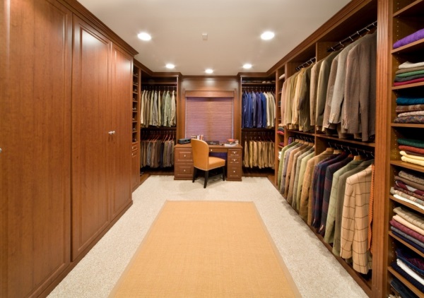 Spacious tidy closet