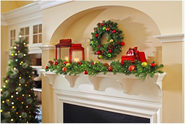 Traditional decorating idea for a Christmas fireplace