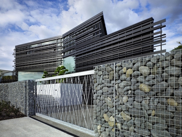 Unique Facade of Glendowie House by Bossley Architects