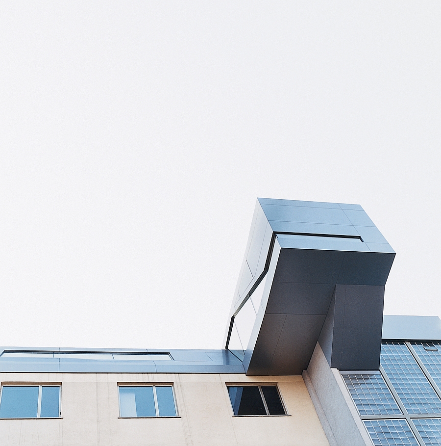 View of the stiarcase and entry unit of the penthouse