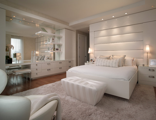 monochromatic bedroom decor