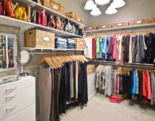 10 Easy Ways to Create an Organized Closet