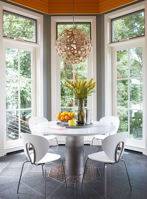 Beautiful breakfast room with plenty of natural ventilation