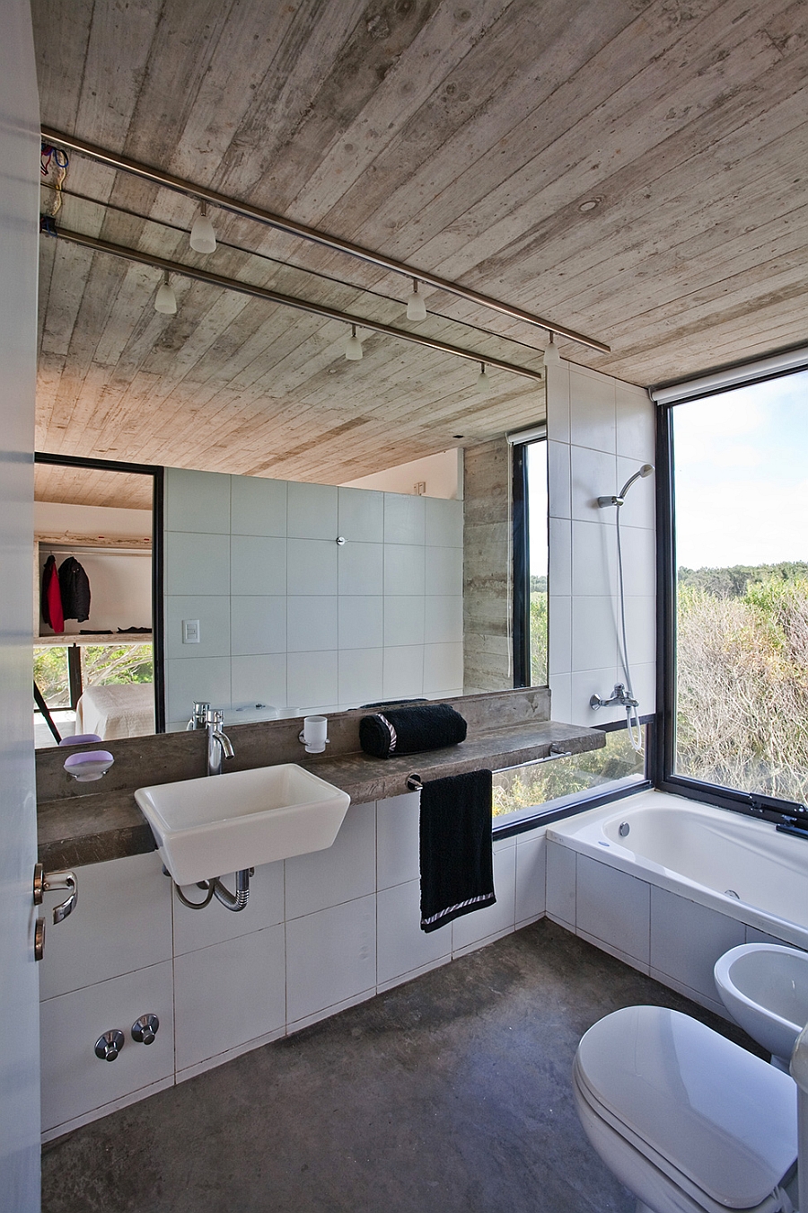 Contemporary bathroom  in white