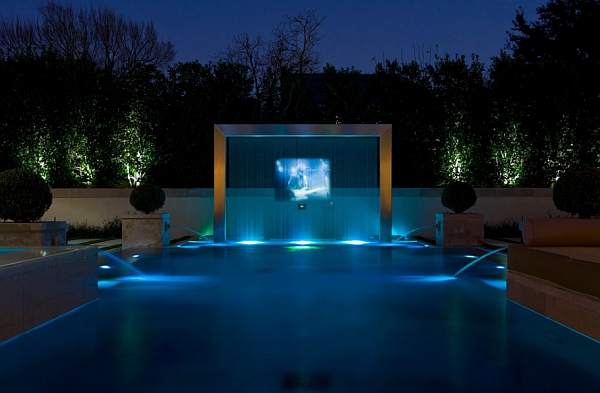 Custom water screen with a rear projection system