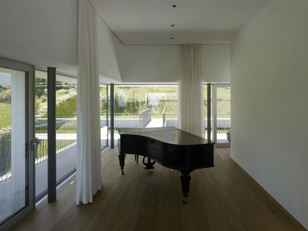 Elegant Pianos in Wonderful Homes (20)