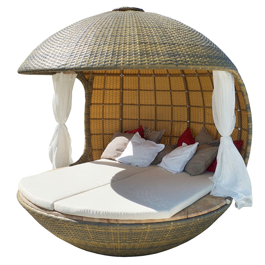 Intricate and organic design of the Cocoon tree beach daybed