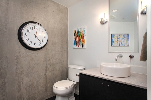 Large clock idea in the modern bathroom