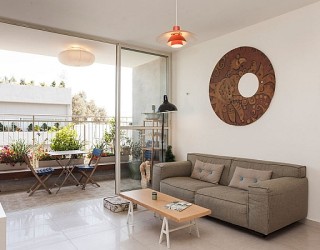 Stylish Seaside Apartment In Tel Aviv Gets A Gorgeous Green Makeover!