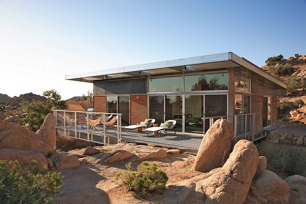 Prefab home with a steel frame structure in palm Spring, California