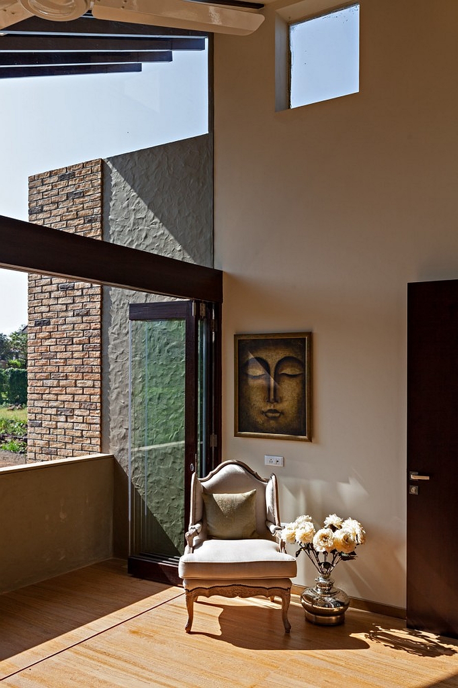 natural ventilation inside the monsoon retreat in india